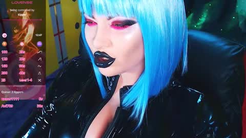 Snapshot of crazypinkyball chatting on November 2025 02:28:01 PM Roxy online show from November 2025 02:28:01 PM