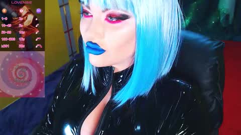 Snapshot of crazypinkyball chatting on November 2025 02:15:01 PM Roxy online show from November 2025 02:15:01 PM