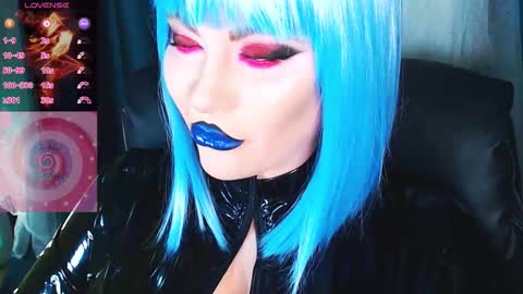 Snapshot of crazypinkyball chatting on November 2025 03:23:01 PM Roxy online show from November 2025 03:23:01 PM