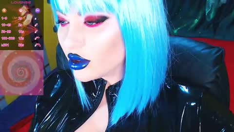 Snapshot of crazypinkyball chatting on November 2025 02:31:02 PM Roxy online show from November 2025 02:31:02 PM