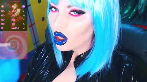 Snapshot of crazypinkyball chatting on November 2025 02:10:01 PM Roxy online show from November 2025 02:10:01 PM