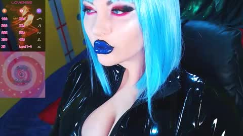 Snapshot of crazypinkyball chatting on December 2025 03:21:02 PM Roxy online show from December 2025 03:21:02 PM