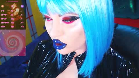 Snapshot of crazypinkyball chatting on December 2025 02:23:02 PM Roxy online show from December 2025 02:23:02 PM