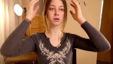 Snapshot of crazysound chatting on January 2026 08:29:01 AM Alice online show from January 2026 08:29:01 AM