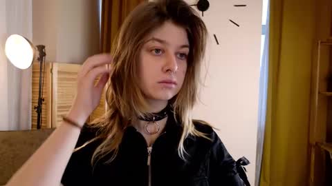 Snapshot of crazysound chatting on January 2026 01:16:02 PM Alice online show from January 2026 01:16:02 PM