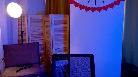 Snapshot of crazysound chatting on February 2026 01:21:02 PM Alice online show from February 2026 01:21:02 PM