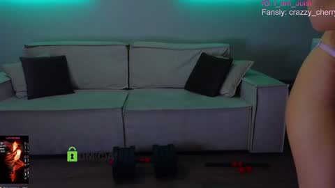 Snapshot of crazzy_cherry chatting on September 2025 01:37:02 PM crazzy cherry online show from September 2025 01:37:02 PM