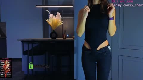 Snapshot of crazzy_cherry chatting on October 2025 01:43:02 PM crazzy cherry online show from October 2025 01:43:02 PM