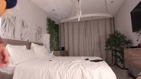 ALEXA AND WALLY online show from December 2025 08:08:01 AM