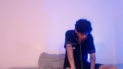  CAMILA Y SEBASTIAN online show from October 2025 11:57:02 PM