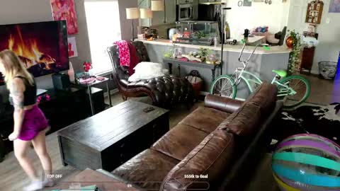 Snapshot of creamstarbaby chatting on May 2026 07:01:01 PM CHEETA KITTEN online show from May 2026 07:01:01 PM