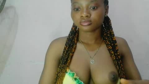 Snapshot of creamy_babyx chatting on May 2026 05:18:02 PM Creamy babyx online show from May 2026 05:18:02 PM