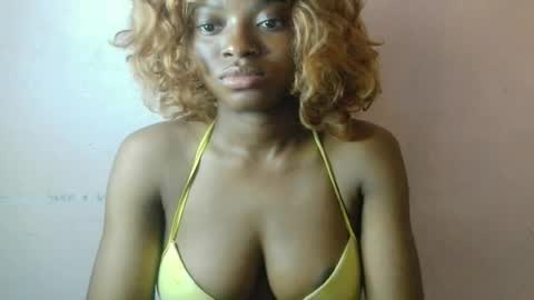 Snapshot of creamy_babyx chatting on June 2026 08:39:02 PM Creamy babyx online show from June 2026 08:39:02 PM