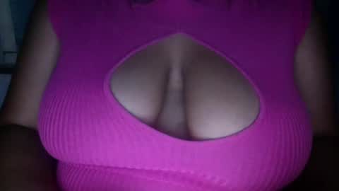 Snapshot of creamycocobabe chatting on January 2025 07:15:01 AM CreamyCocoBabe online show from January 2025 07:15:01 AM