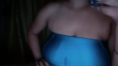 Snapshot of creamycocobabe chatting on March 2025 04:27:02 AM CreamyCocoBabe online show from March 2025 04:27:02 AM