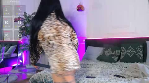 Sophie online show from October 2025 08:27:05 AM