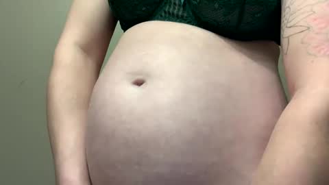 Breed me daddy  online show from December 2025 05:29:01 PM