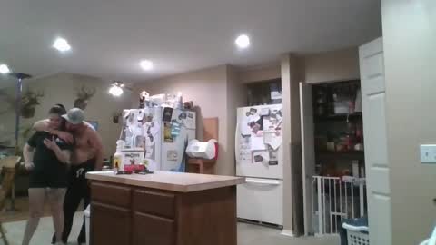 Creeksidecouple online show from January 2026 01:55:02 AM