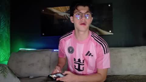 CRHISTIAN online show from April 2026 03:16:01 PM