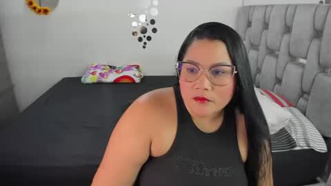 Snapshot of criistal_0 chatting on June 2026 06:42:01 PM criistal_0 online show from June 2026 06:42:01 PM
