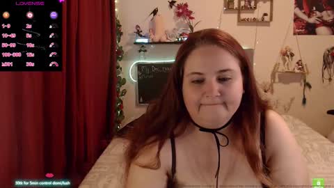 Snapshot of crim0nrose chatting on December 2025 04:16:01 PM Crimson Rose online show from December 2025 04:16:01 PM