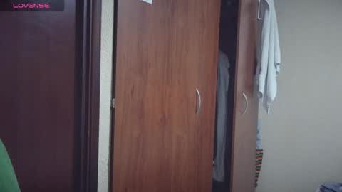 cris2428 online show from January 2026 02:49:01 AM