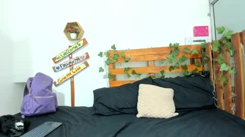 cris_dulce online show from May 2026 07:31:01 PM