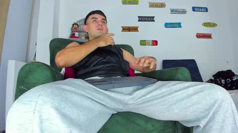 cristian online show from November 2025 02:33:01 AM