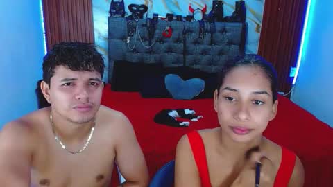 CRISANDMERY online show from December 2025 07:03:01 AM