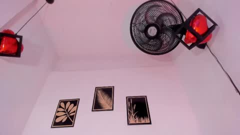 criss_zuri online show from April 2026 12:06:02 PM