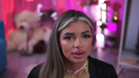 Crissy online show from April 2026 09:56:01 AM