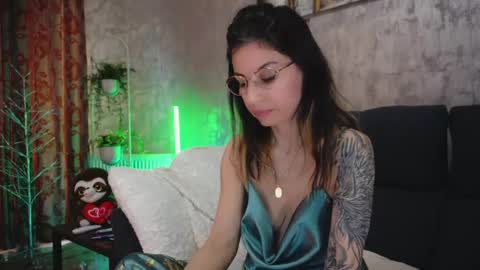 crissy_love online show from February 2025 07:43:01 AM