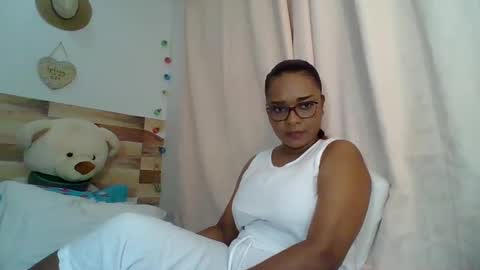 Snapshot of cristal_blanco chatting on December 2024 02:53:02 AM cristal online show from December 2024 02:53:02 AM