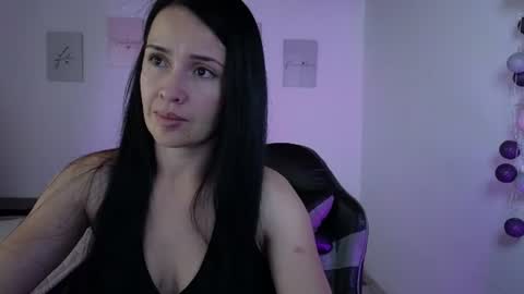 Snapshot of cristal_hilton_10 chatting on June 2026 03:00:01 AM Alejandra from Wednesday to Saturday from 1000 pm to 400 am Colombian hour online show from June 2026 03:00:01 AM
