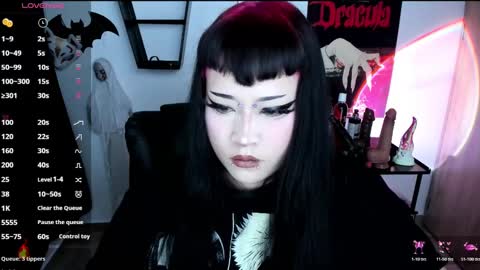 Cris online show from November 2025 09:57:02 PM