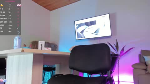 Snapshot of cristal_princess_ chatting on December 2024 06:35:01 AM Cristal online show from December 2024 06:35:01 AM