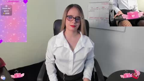 Snapshot of cristal_princess_ chatting on February 2025 01:21:01 AM Cristal online show from February 2025 01:21:01 AM