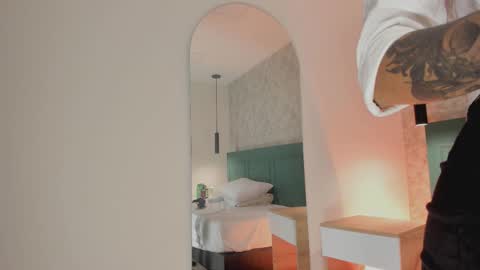 Cristal  online show from October 2025 01:31:01 PM