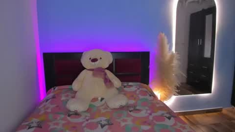 Snapshot of cristal_t2 chatting on June 2026 06:50:01 PM cristal_t2 online show from June 2026 06:50:01 PM