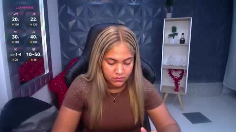 Snapshot of cristal_war chatting on December 2025 12:08:01 AM Cristal online show from December 2025 12:08:01 AM