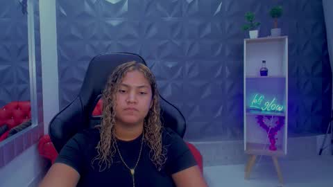 Snapshot of cristal_war chatting on January 2026 12:14:02 AM Cristal online show from January 2026 12:14:02 AM