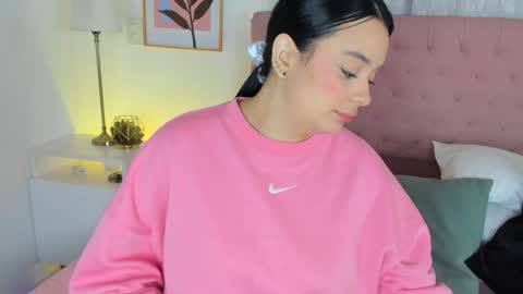 Snapshot of cristalcutte_ chatting on January 2025 12:04:02 PM Cristal Cute online show from January 2025 12:04:02 PM