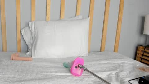 Snapshot of cristalcutte_ chatting on March 2025 03:28:02 PM Cristal Cute online show from March 2025 03:28:02 PM