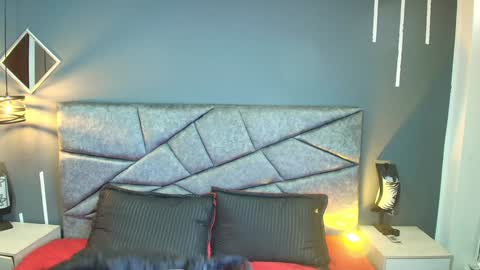 CRISTAL MILF online show from December 2024 07:28:01 PM