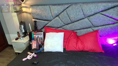 CRISTAL MILF online show from December 2024 11:39:01 PM
