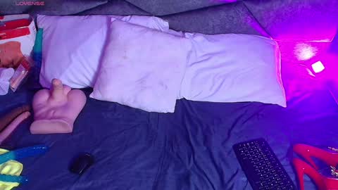 CRISTAL MILF online show from December 2024 10:35:02 PM