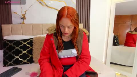 Snapshot of cristalwalker__ chatting on June 2026 10:37:02 AM cristal walker online show from June 2026 10:37:02 AM