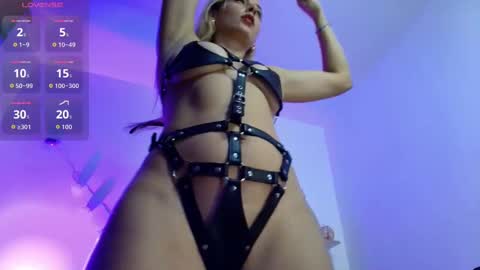 Snapshot of cristeljansen chatting on October 2025 04:37:01 PM This blondie girl is waiting for someone very horny to get some fun online show from October 2025 04:37:01 PM