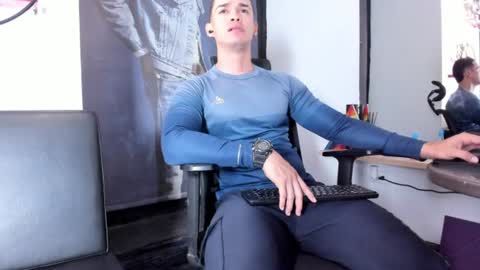 Snapshot of cristhian_wolf1 chatting on July 2026 01:48:01 PM CRIS online show from July 2026 01:48:01 PM