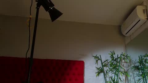 Snapshot of cristina_aznar chatting on June 2026 12:08:01 PM Cris online show from June 2026 12:08:01 PM